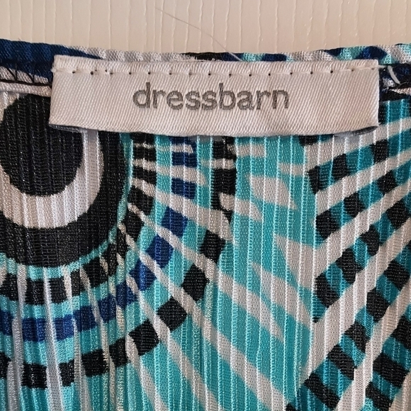 DRESSBARN women's short sleeve top - Picture 2 of 4